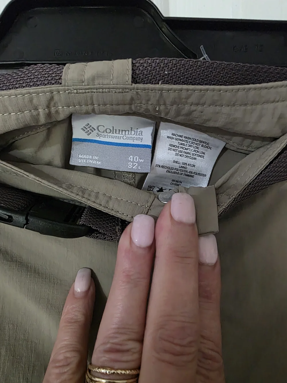 Columbia Omni Shild  Men's Silver Ridge  Hiking Cargo Shorts